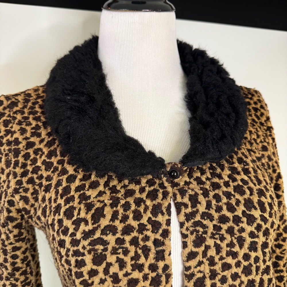 Leopard Print Cardigan with Black Collar - Picture 2 of 9